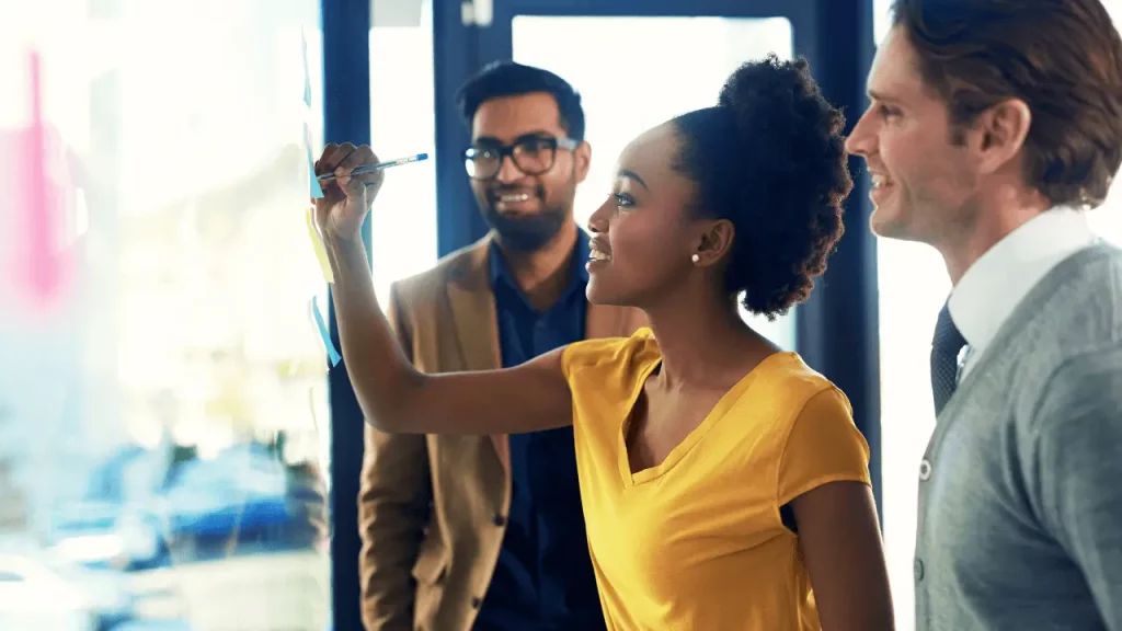 Mulher trabalhando em propósito da empresa